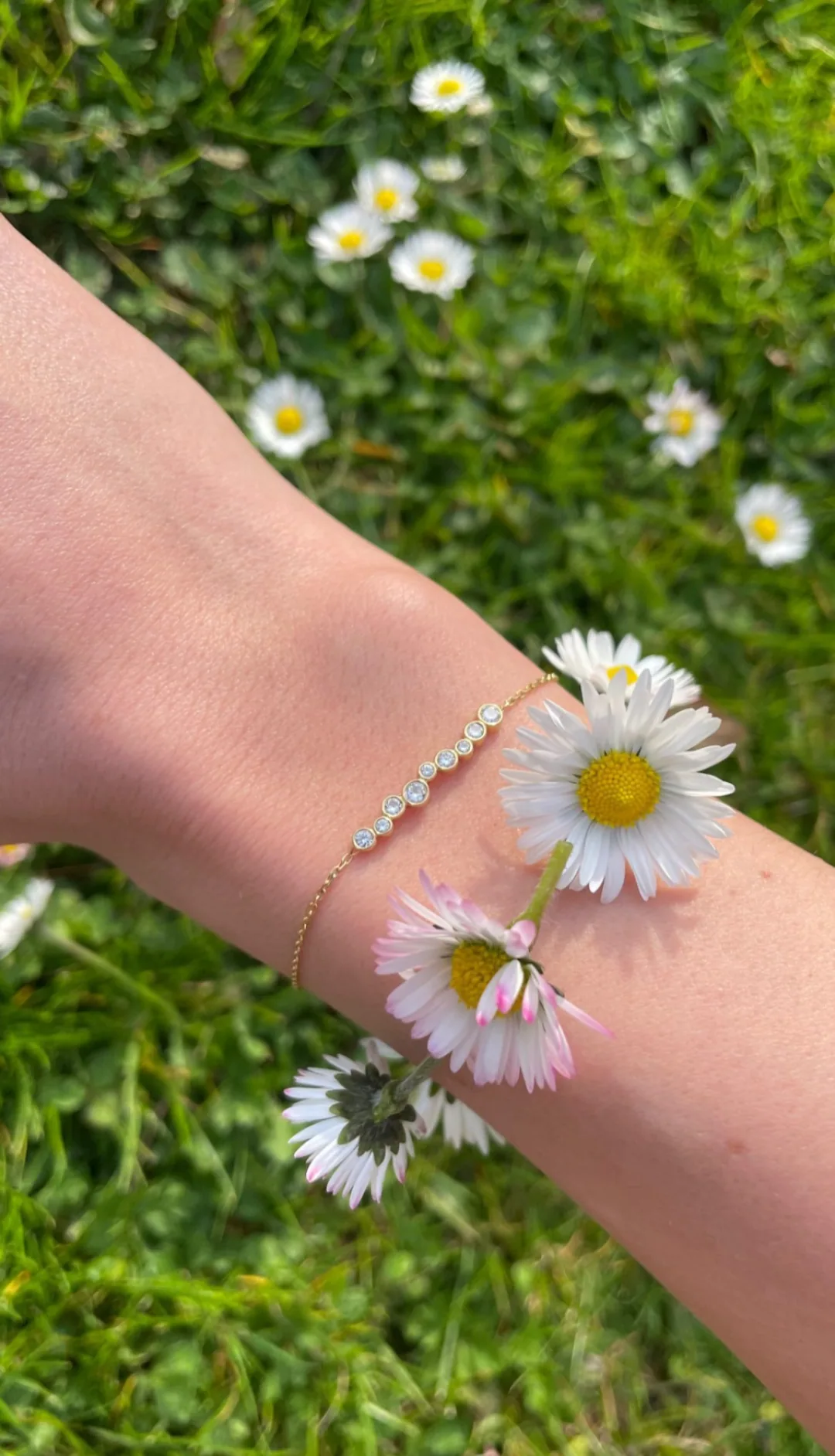 Bracelet et marguerites